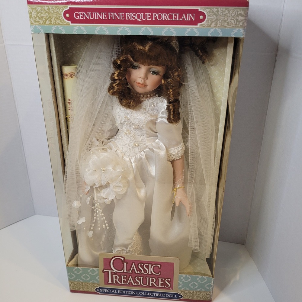Classic Treasures Special Edition Bisque Porcelain Bride Doll Y91075AA New